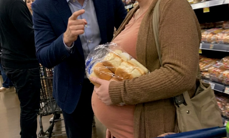 Father of My Baby Mocked Me for Picking  Buns for Dinner at the Grocery Store — Next Moment, My Future Was Rewritten