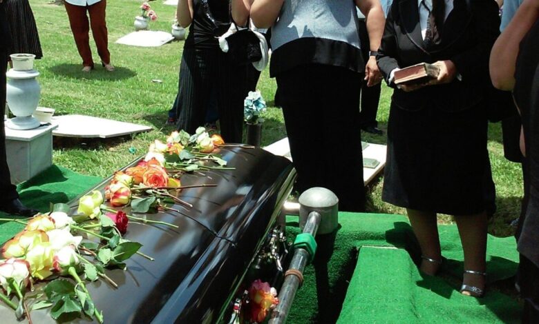 I Returned to My Ex-Husband’s Father’s Funeral With Five Children — And One Truth That Changed Everything