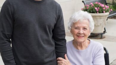 I Pretended to Be an Old Woman’s Son at the Nursing Home Because Her Real Family Paid Me – After She Passed Away, the Director Said, ‘She