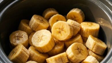 4-Ingredient Slow Cooker Banana Dessert That Tastes Like a Warm Caramel Treat