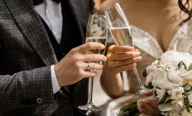 My Groom Tossed 0 at My Mother — Then the Wedding Guests Learned Why Investigators Were Waiting My Groom Tossed 0 at My Mother — Then the Wedding Guests Learned Why Investigators Were Waiting