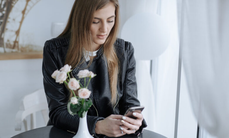 The Morning After My Sister’s Funeral — Her Boss Warned Me Not to Trust Our Family