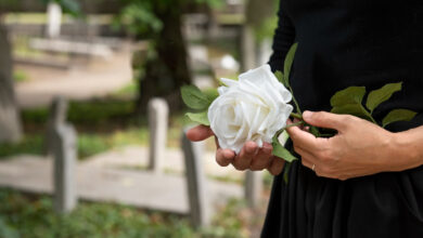 He Gave Away His Daughters at Their Mother’s Grave — Then Her Final Envelope Was Opened