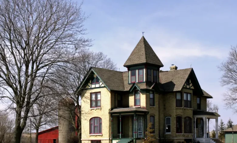 My Late Father Left Me a Secret House—Then the Woman Inside Told Me Who She Really Was