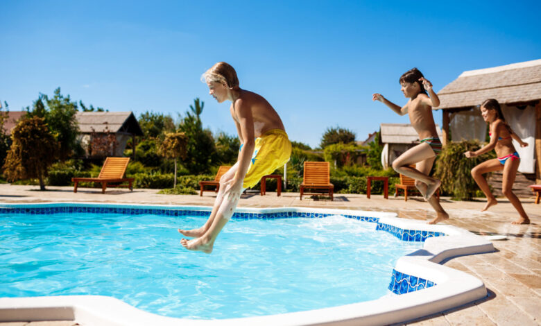 A Stranger Humiliated Me by the Pool—Then My Six-Year-Old Granddaughter Quietly Took Control