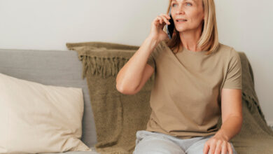 I Cleaned Her Brownstone for Twenty Dollars — At Her Funeral, One Word Changed My Entire Life