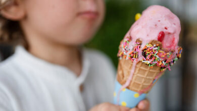 An Ice Cream Vendor Gave My Daughter a Free Cone—Twenty Minutes Later, Police Were Running Toward Us