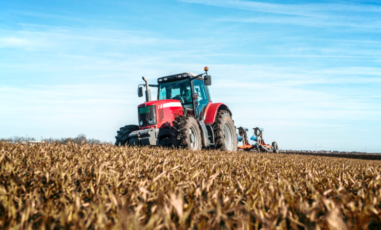 Everyone Thought the Broken Tractor Would Finish Her Farm—Then It Became the Start of a 0,000 Business Everyone Thought the Broken Tractor Would Finish Her Farm—Then It Became the Start of a 0,000 Business