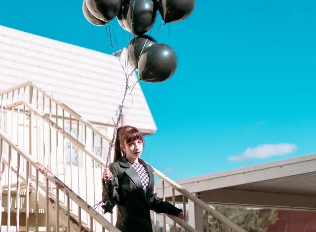 Someone Sent Me Black Balloons After I Gave Birth—Then I Opened the Box and Recognized My Husband’s Handwriting