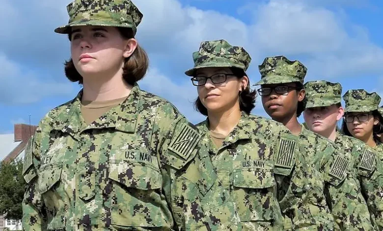 A Three-Star General Saluted Me at My Daughter’s Army Ceremony—All Because of the Worn Band on My Wrist A Three-Star General Saluted Me at My Daughter’s Army Ceremony—All Because of the Worn Band on My Wrist